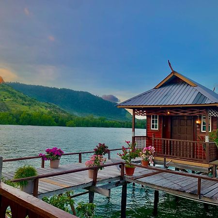 Parapat Water Village Resort Semporna Esterno foto