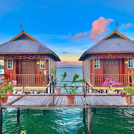 Parapat Water Village Resort Semporna Esterno foto