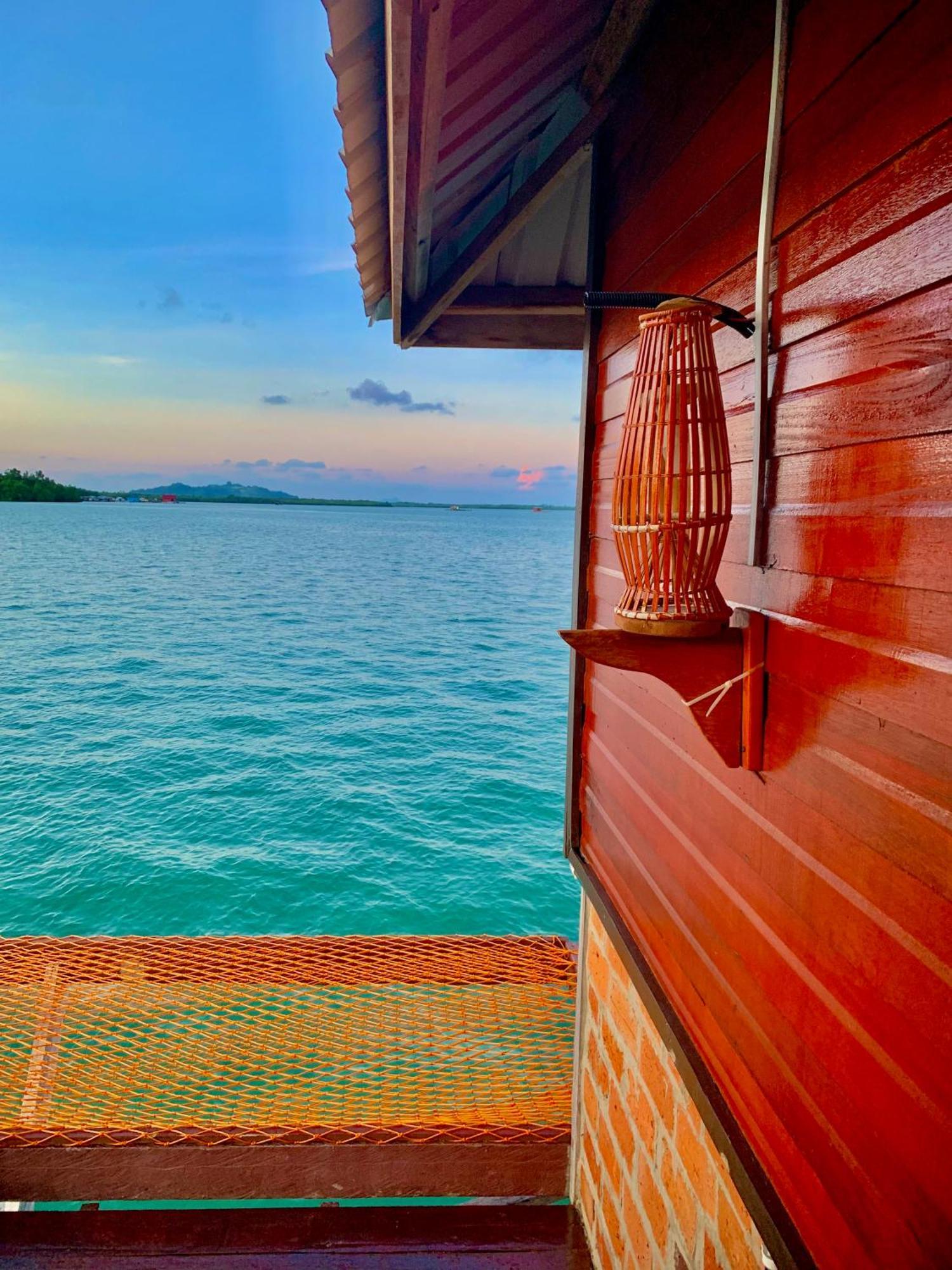 Parapat Water Village Resort Semporna Esterno foto