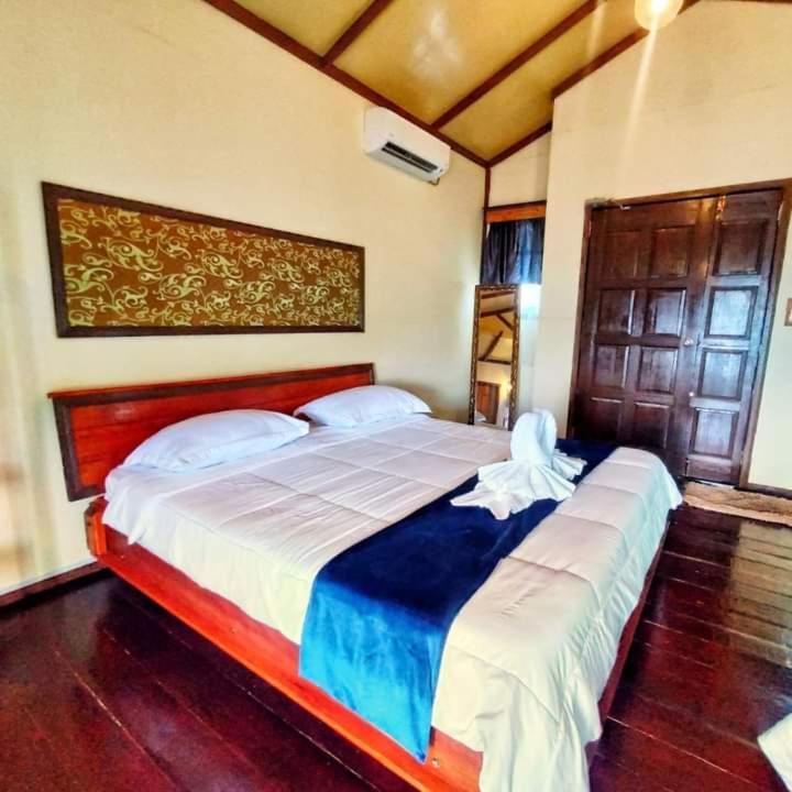 Parapat Water Village Resort Semporna Esterno foto