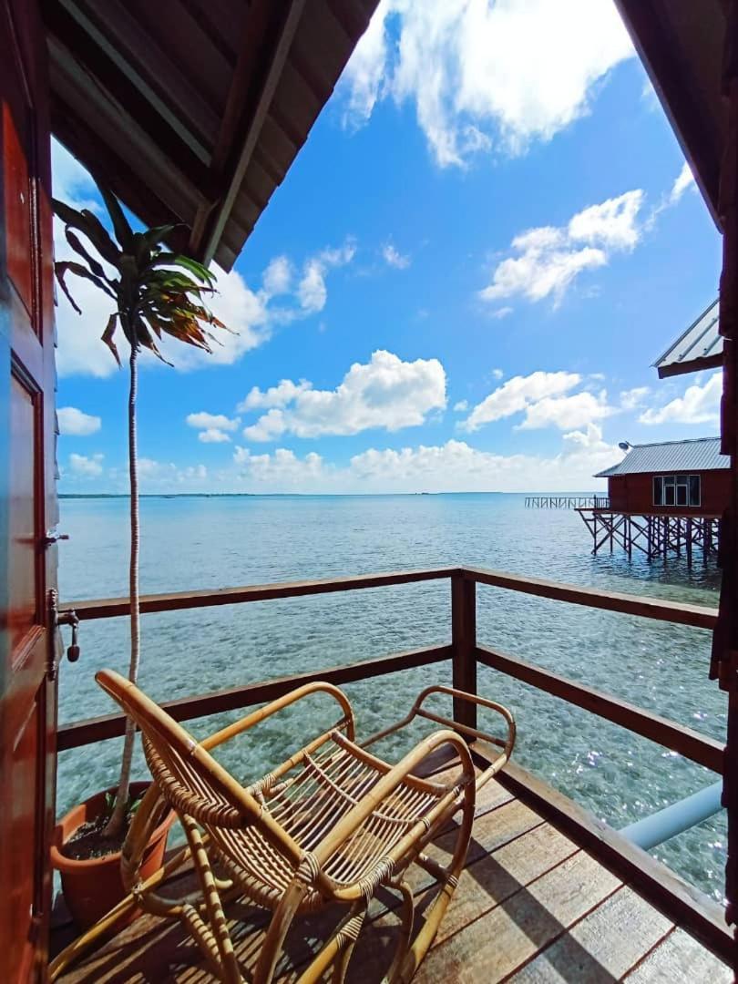 Parapat Water Village Resort Semporna Esterno foto
