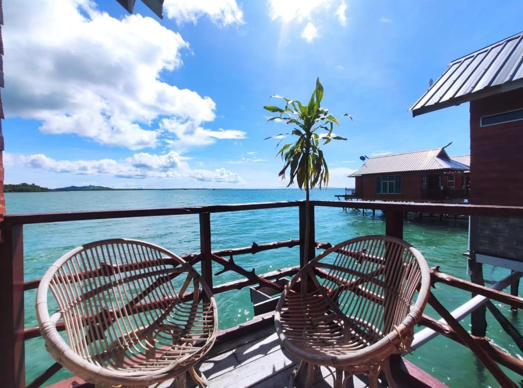 Parapat Water Village Resort Semporna Esterno foto