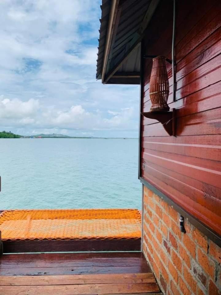 Parapat Water Village Resort Semporna Esterno foto